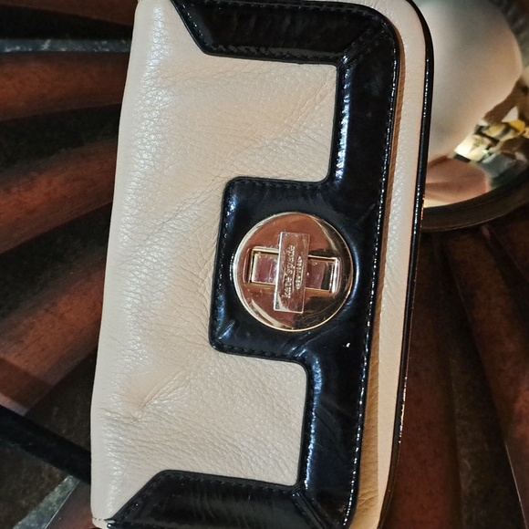 Kate Spade Wristlet Used - Picture 2 of 8